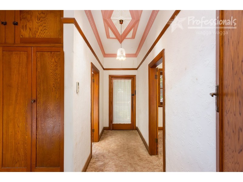 66 Railway Street, Turvey Park NSW 2650