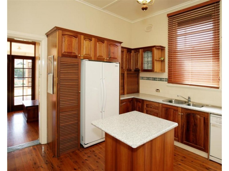 14 Macleay Street, Wagga Wagga NSW 2650
