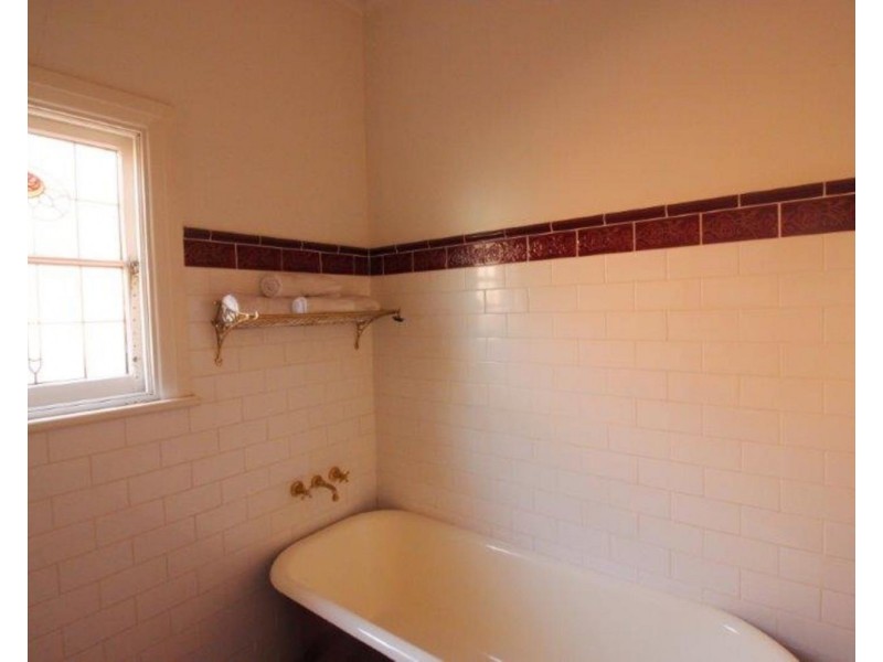 14 Macleay Street, Wagga Wagga NSW 2650