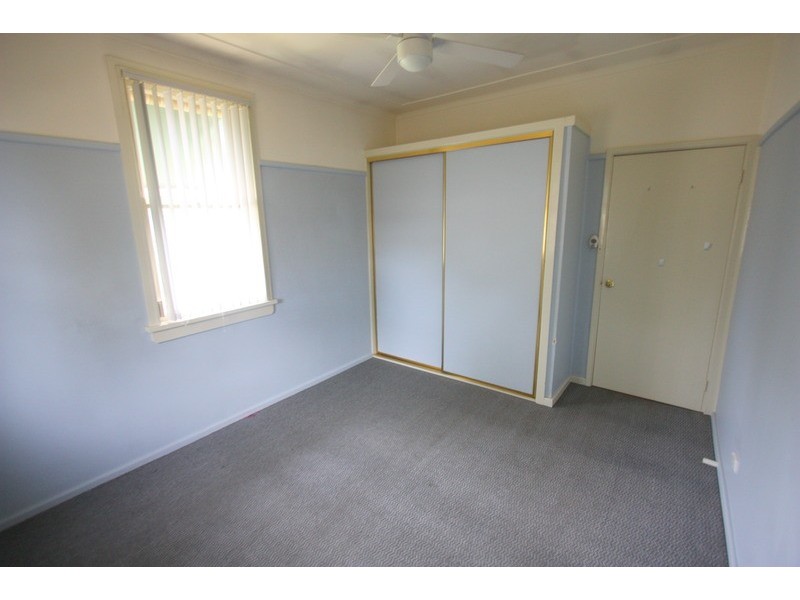 18 Spooner Avenue, Mount Austin NSW 2650
