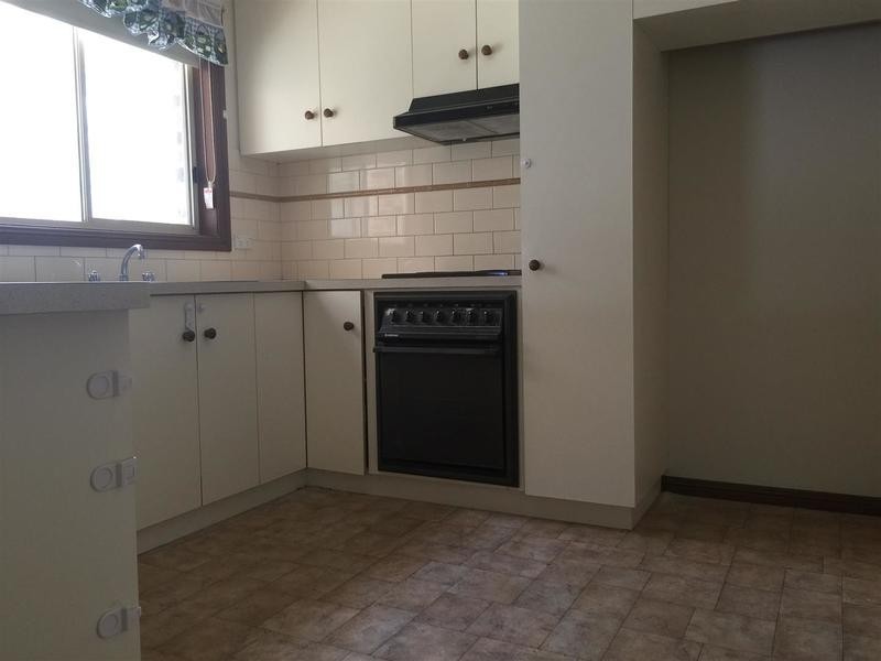 1/13 Bamarook Crescent, Wagga Wagga NSW 2650