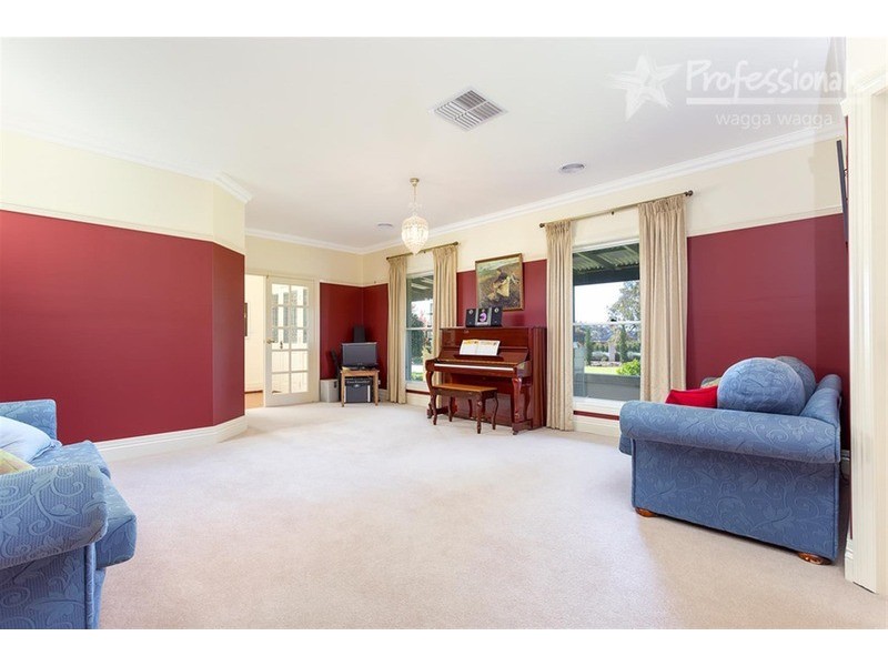 4 Hickory  Place, Springvale NSW 2650