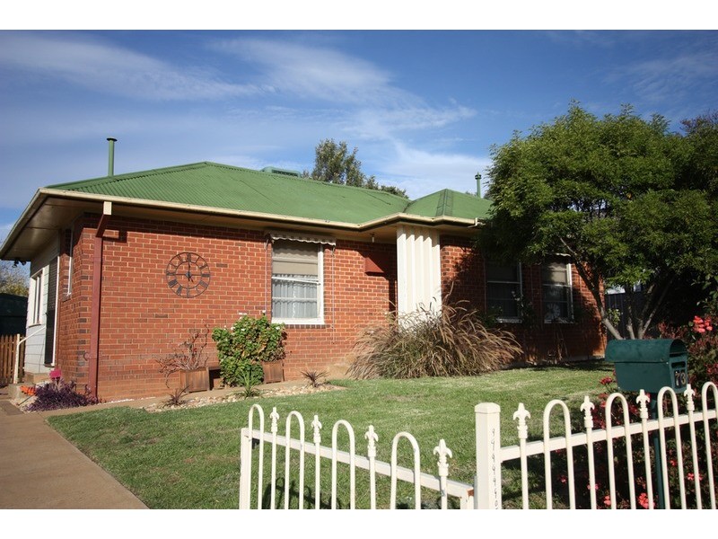 73 Bourke Street, Turvey Park NSW 2650