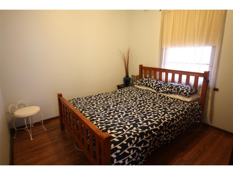 73 Bourke Street, Turvey Park NSW 2650