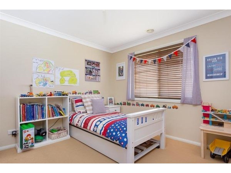 8 Birri  Place, Glenfield Park NSW 2650