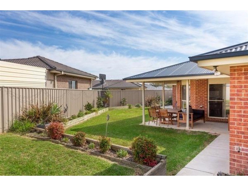 8 Birri  Place, Glenfield Park NSW 2650