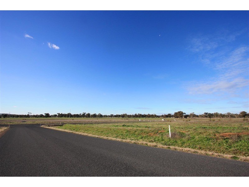 8 Scarborough Way, Gumly Gumly NSW 2652