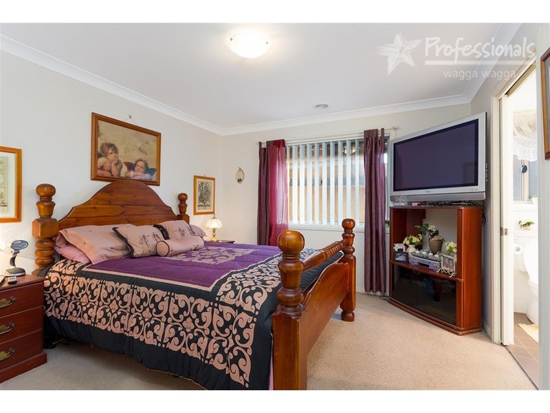 53 Barrima Drive, Glenfield Park NSW 2650