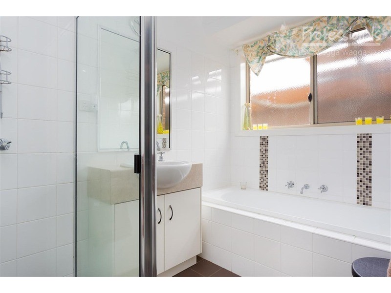 53 Barrima Drive, Glenfield Park NSW 2650