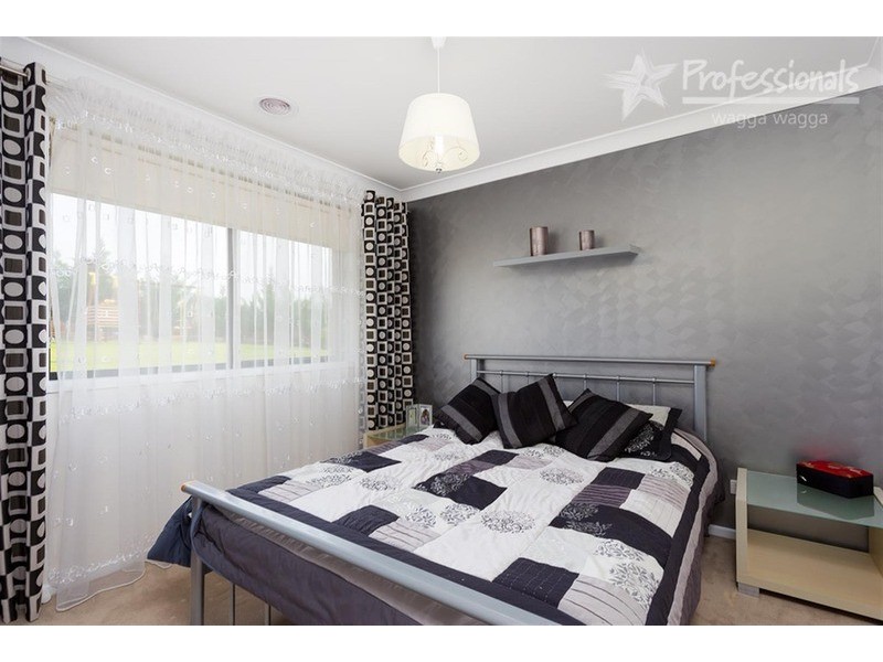 23 Balala Crescent, Bourkelands NSW 2650