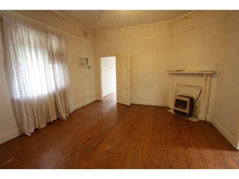 32 Travers Street, Wagga Wagga NSW 2650