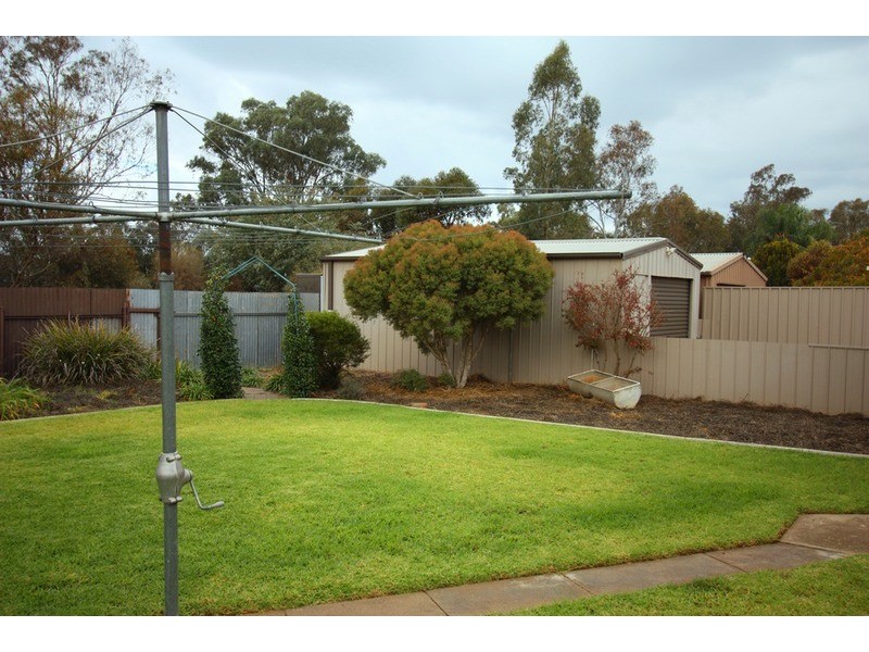 33 Pugsley Avenue, Estella NSW 2650