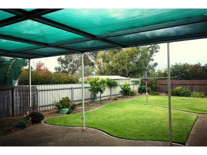 33 Pugsley Avenue, Estella NSW 2650