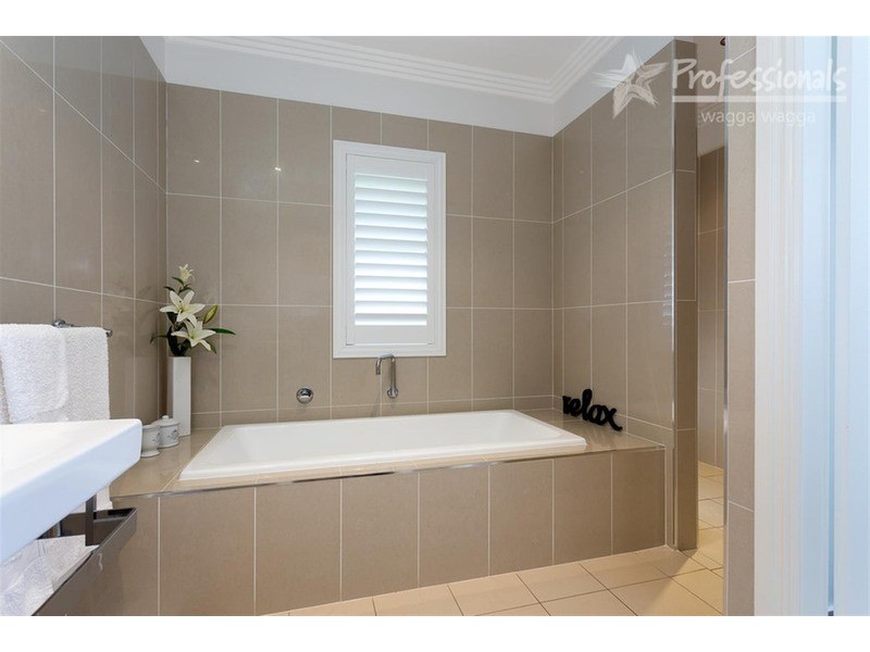 4 Genista Place, Springvale NSW 2650