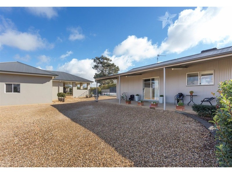 4 Genista Place, Springvale NSW 2650
