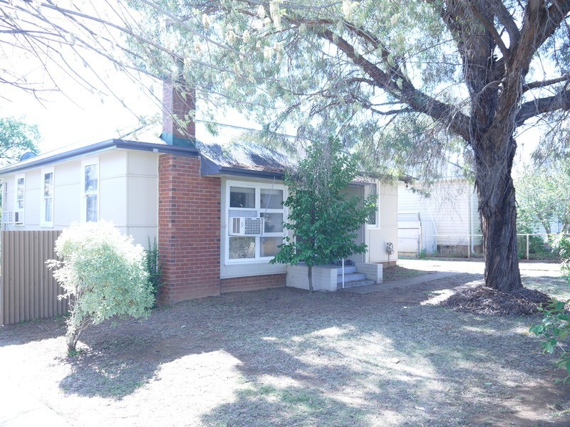 9 Scherger Avenue, Mount Austin NSW 2650