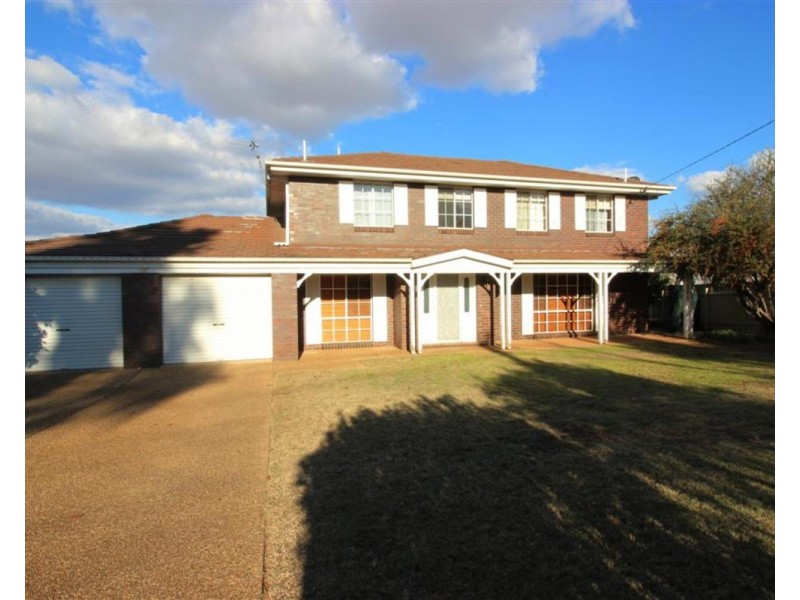 47 Balmoral Crescent, Lake Albert NSW 2650