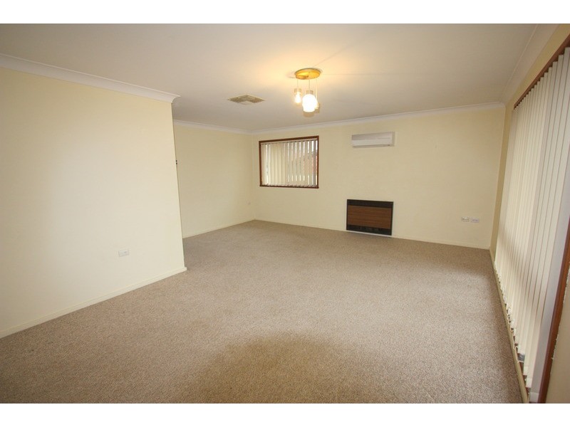 35 Walana Crescent, Kooringal NSW 2650
