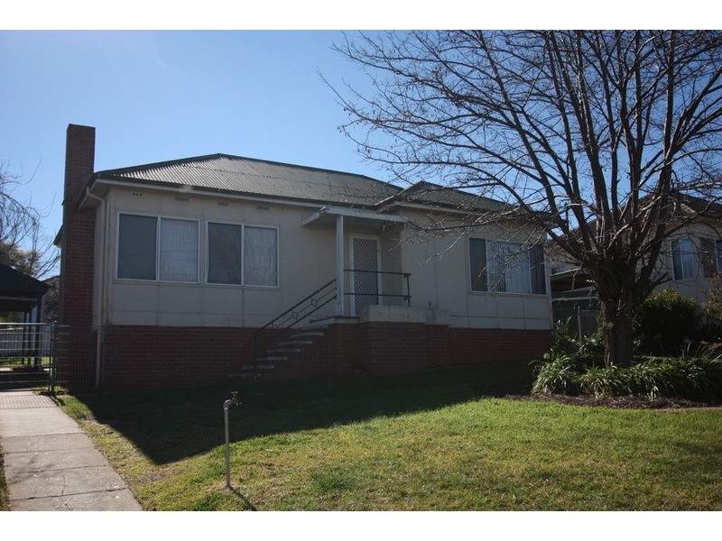 150 Macleay Street, Turvey Park NSW 2650