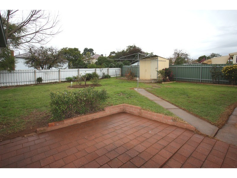 150 Macleay Street, Turvey Park NSW 2650