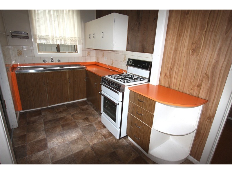 2 Phillip  Avenue, Turvey Park NSW 2650