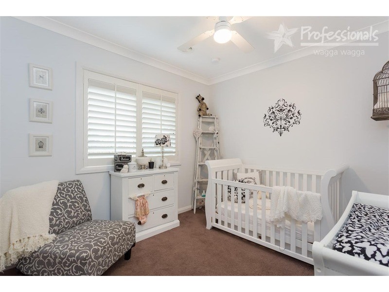 120 Kaloona Drive, Bourkelands NSW 2650