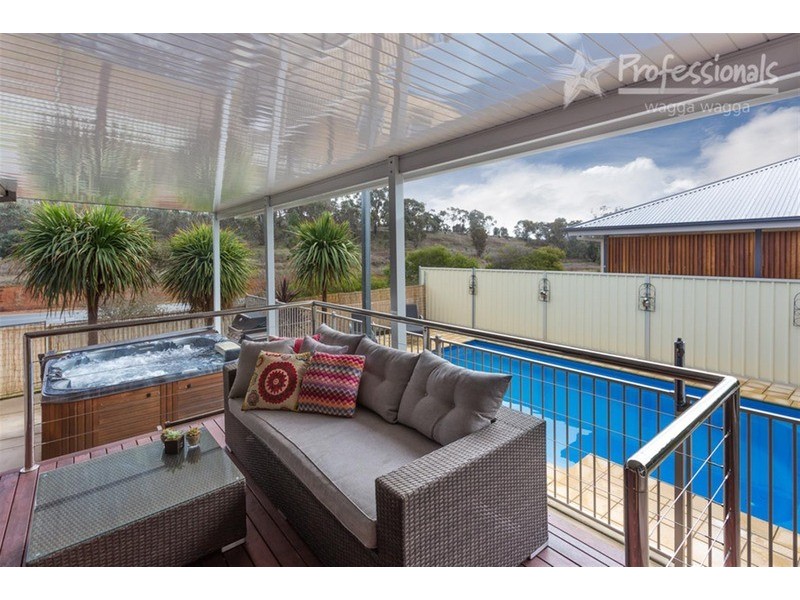 120 Kaloona Drive, Bourkelands NSW 2650