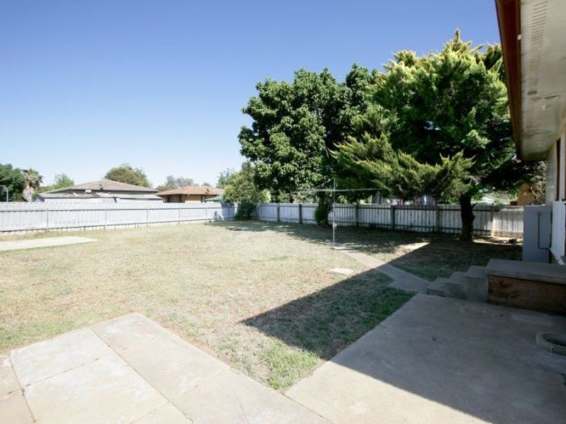 13 Toy Place, Tolland NSW 2650