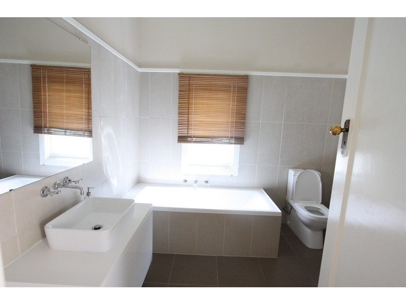 1A Sullivan  Avenue, Wagga Wagga NSW 2650