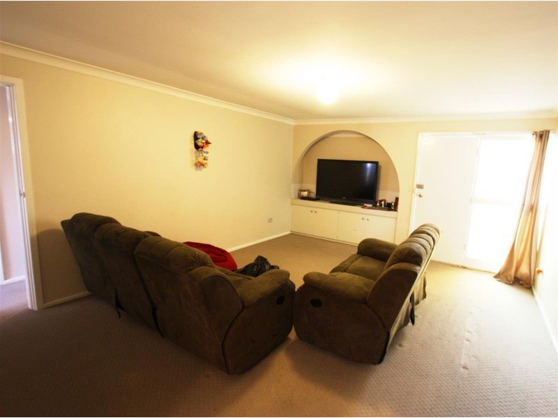 1/2 Bavaria Street, Tolland NSW 2650