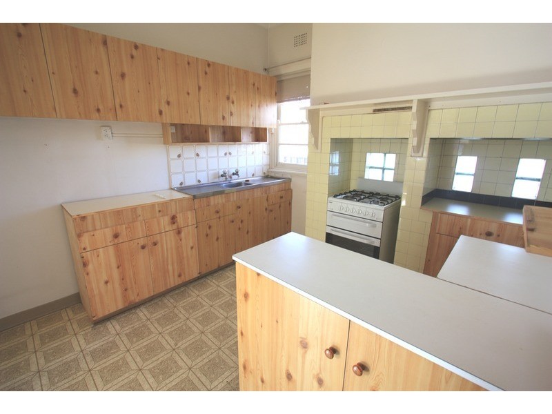 27 Dobbs Street, Wagga Wagga NSW 2650