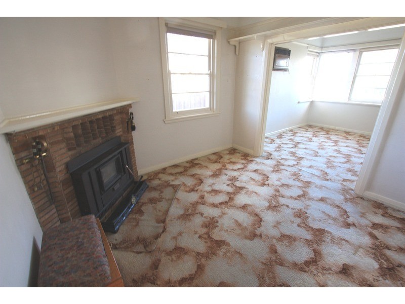 27 Dobbs Street, Wagga Wagga NSW 2650