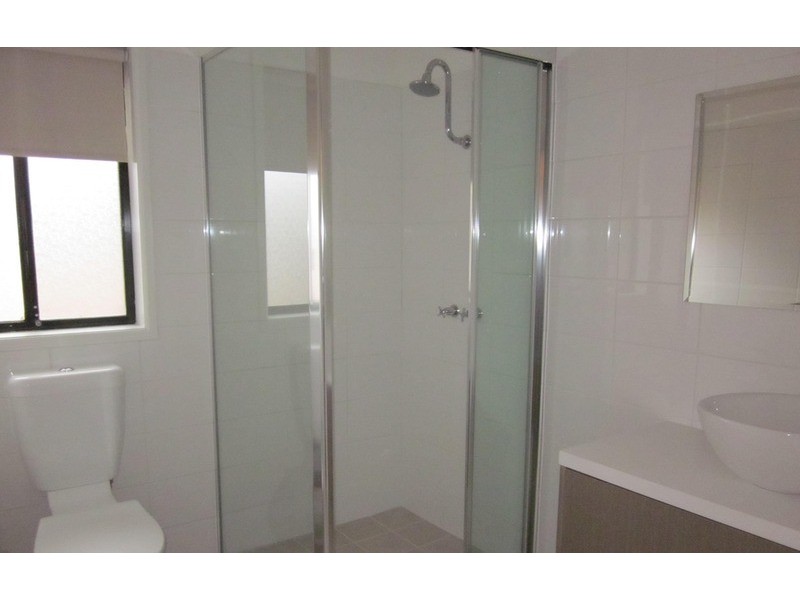 2/24 West Parade, Wagga Wagga NSW 2650