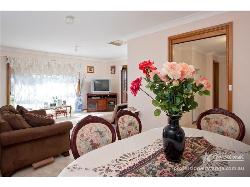 21 Nunkeri Street, Glenfield Park NSW 2650