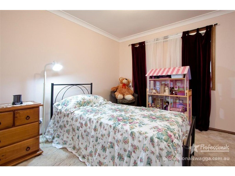 21 Nunkeri Street, Glenfield Park NSW 2650