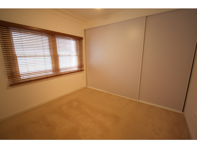 4 James Street, Kooringal NSW 2650