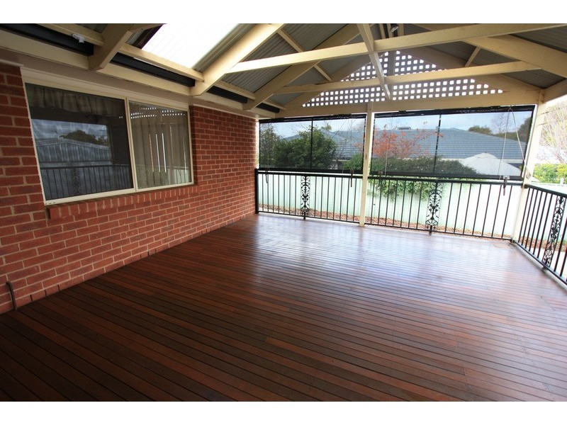 42 Fay Avenue, Kooringal NSW 2650