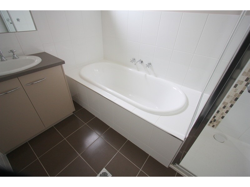 2 Fife Street, Forest Hill NSW 2651