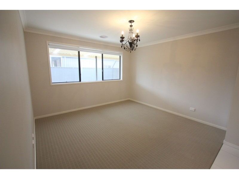 2 Fife Street, Forest Hill NSW 2651