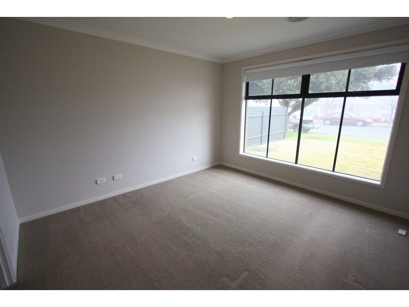 2 Fife Street, Forest Hill NSW 2651