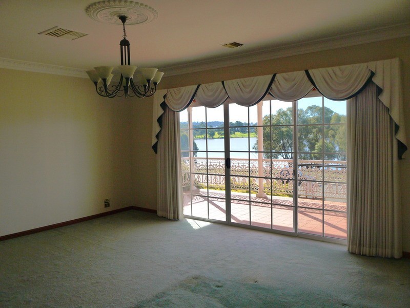 50 Lakehaven Drive, Lake Albert NSW 2650