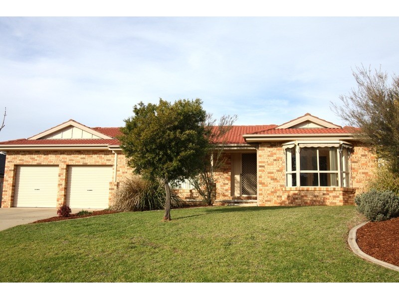 15 hudson Drive, Lloyd NSW 2650
