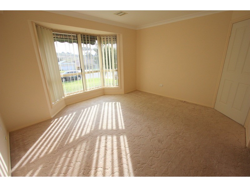 15 hudson Drive, Lloyd NSW 2650