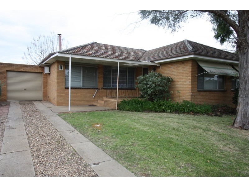 11 Halloway Street, Tolland NSW 2650