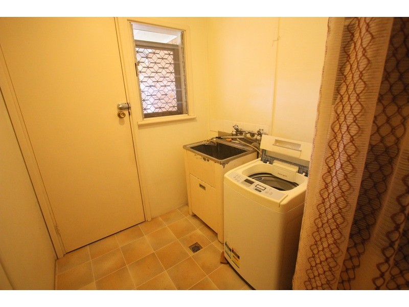 11 Halloway Street, Tolland NSW 2650