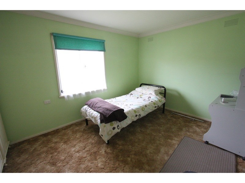 11 Halloway Street, Tolland NSW 2650