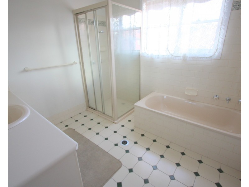9/11 Crampton Street, Wagga Wagga NSW 2650