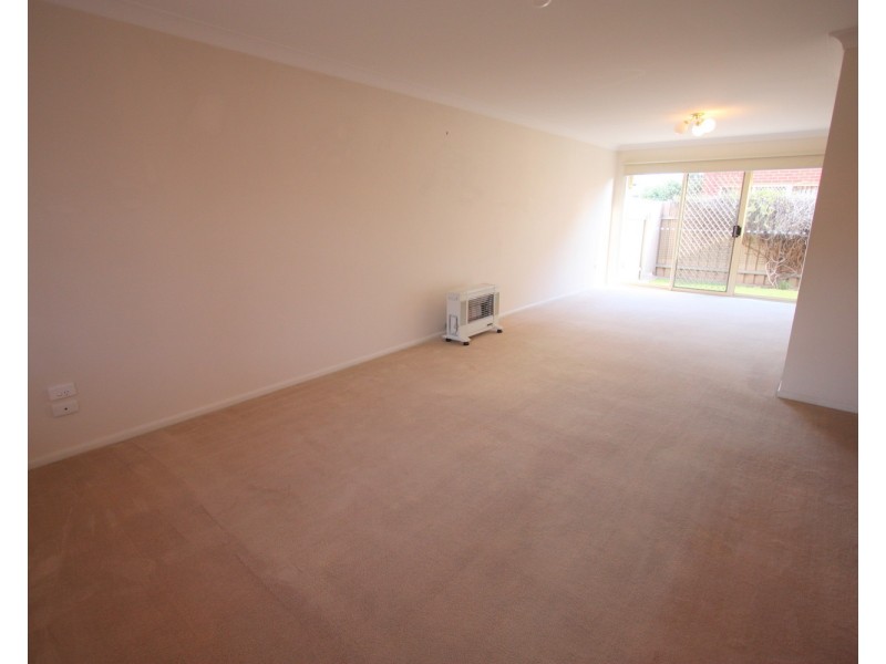 9/11 Crampton Street, Wagga Wagga NSW 2650