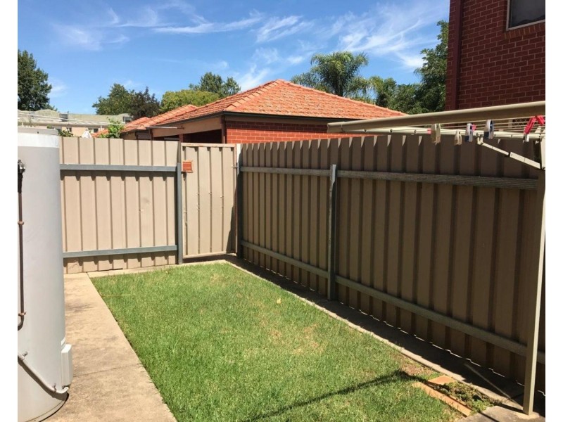 9/11 Crampton Street, Wagga Wagga NSW 2650