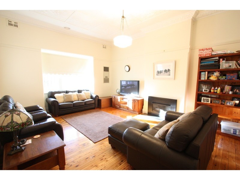 100 Crampton Street, Wagga Wagga NSW 2650